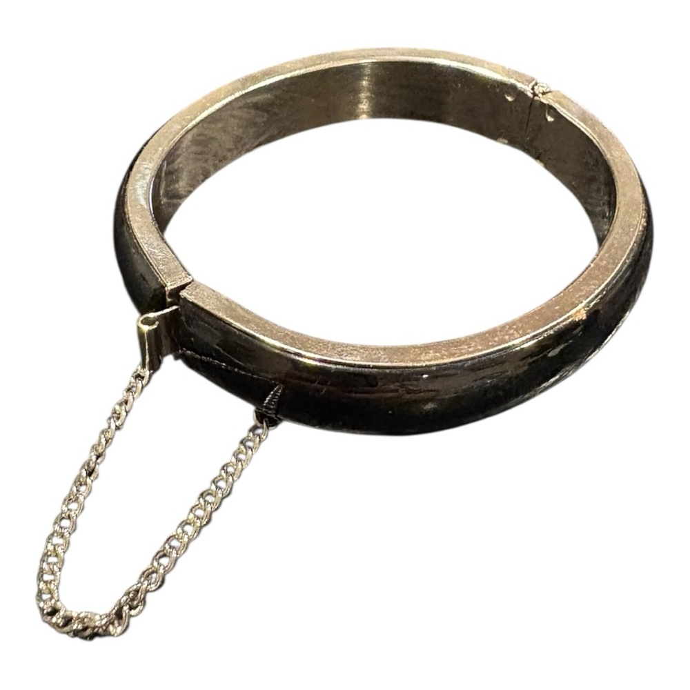 Vintage Silver-Tone & Black Enamel Hinged Bangle Bracelet w/safety chain J18